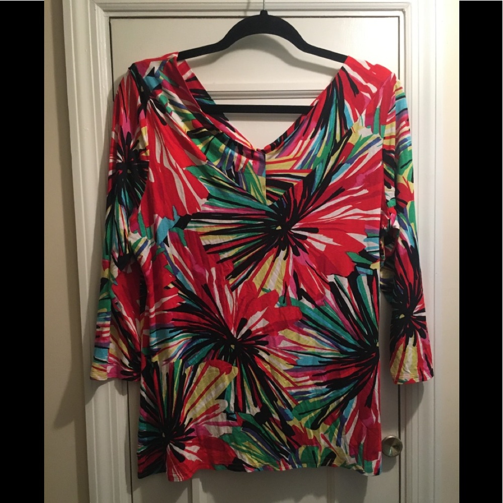 Colorful 3/4 length sleeve top, V neck front and back